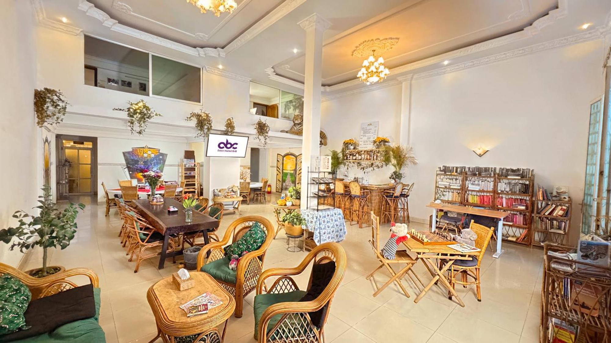 Dutch Hosted B&B, Abc Phnom-Penh Buitenkant foto