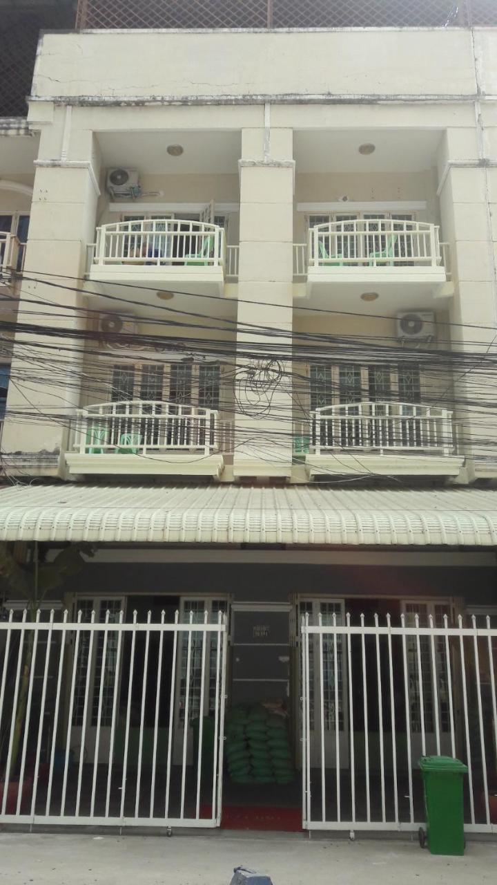 Dutch Hosted B&B, Abc Phnom-Penh Buitenkant foto