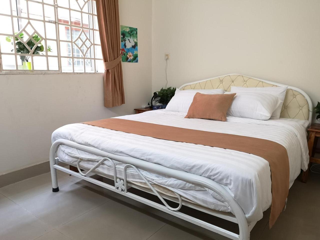 Dutch Hosted B&B, Abc Phnom-Penh Buitenkant foto